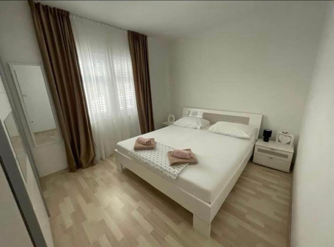 Apartman Kurtov Apartment ปาโกชตาเน ภายนอก รูปภาพ